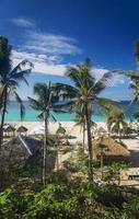 puka tropische exotische strandbar in boracay philippinen foto