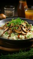 lecker Pilz Risotto serviert elegant auf ein rustikal hölzern Tabelle Vertikale Handy, Mobiltelefon Hintergrund ai generiert foto