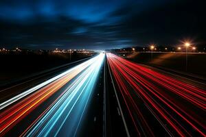 Autobahn mit Weiß Blau und rot Beleuchtungen beim Nacht, ai generativ foto