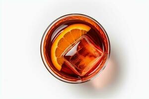 Glas von lecker alkoholisch Negroni Cocktail mit Orange Scheibe , oben Aussicht ai generativ foto