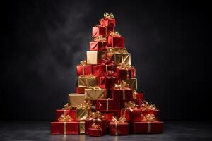 Weihnachten Baum gemacht von Gold und rot Geschenke auf dunkel Hintergrund. ai generativ foto