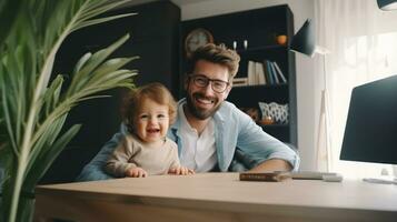 lächelnd Vater Arbeit von Zuhause während nehmen Pflege von seine wenig Baby ai generiert foto