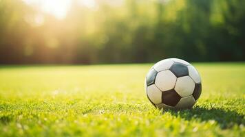 beschwingt Fußball Ball auf Grün Gras mit Kopieren Raum, ai generativ foto