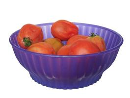 Tomaten in einer lila Schüssel foto