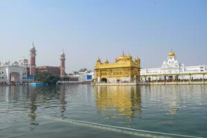 schön Aussicht von golden Tempel - - Harmandir sahib im Amritsar, Punjab, Indien, berühmt indisch Sikh Wahrzeichen, golden Tempel, das Main Heiligtum von sikhs im Amritsar, Indien foto