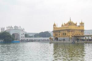 schön Aussicht von golden Tempel - - Harmandir sahib im Amritsar, Punjab, Indien, berühmt indisch Sikh Wahrzeichen, golden Tempel, das Main Heiligtum von sikhs im Amritsar, Indien foto