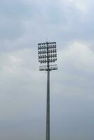 Kricket Stadion Flut Beleuchtung Stangen beim Delhi, Indien, Kricket Stadion Beleuchtung foto