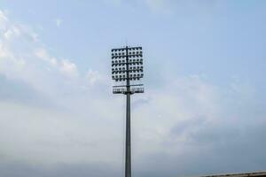 Kricket Stadion Flut Beleuchtung Stangen beim Delhi, Indien, Kricket Stadion Beleuchtung foto