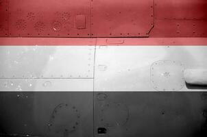 Jemen Flagge abgebildet auf Seite Teil von Militär- gepanzert Hubschrauber Nahaufnahme. Heer Kräfte Flugzeug konzeptionelle Hintergrund foto