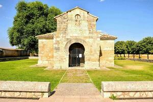 das Kirche von das Person im das Dorf von Person, Spanien foto