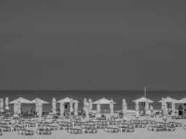 beim das Strand von abu Dhabi foto
