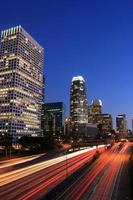 Downtown Los Angeles in der Abenddämmerung foto