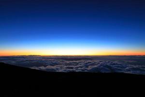 Blick auf den Sonnenuntergang von Haleakala Mui Hawaii foto