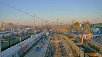 Transsibirische Eisenbahn Gleis Plattform Landschaftsansicht in Russland foto