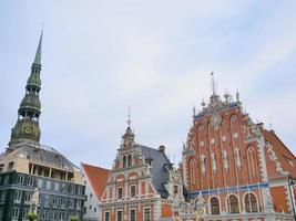 berühmte landschaftsansicht der architektur in der altstadt von lettland riga foto