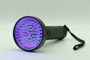 LED uv ultraviolett Fackel Schwarzlicht Taschenlampe. foto