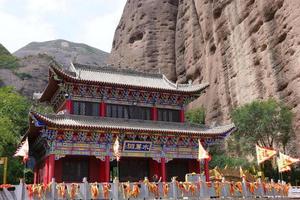 chinesische tempel wasservorhang höhlen in tianshui wushan, gansu china foto