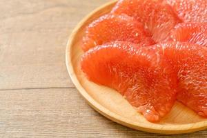 frische rote Pampelmuse oder Grapefruit foto