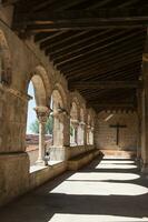 schön Archade beim san Salvador Kirche, Sepulveda. Portikus Galerie. foto