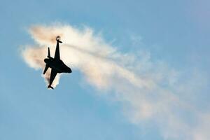 Belgier Luft Macht Lockheed F 16 Kampf Falke Kämpfer Jet Flugzeug fliegend. Luftfahrt und Militär- Flugzeug. foto