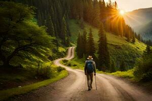 ein Person Gehen auf ein Straße im das Berge mit das Sonne Rahmen hinter ihnen. KI-generiert foto