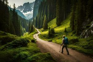 ein Mann mit ein Rucksack Gehen Nieder ein Pfad im das Berge. KI-generiert foto