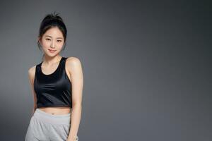 asiatisch weiblich im Sportkleidung, ai generativ foto