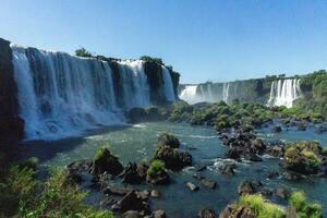 iguazu Stürze ist ein Serie von Wasserfälle auf das Rand von Brasilien und Argentinien foto