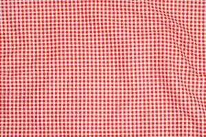 rot Weiß Plaid Tischdecke Hintergrund foto