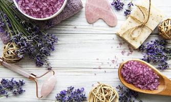 natürliche Bio-Spa-Kosmetik mit Lavendel.