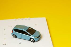 Kalender und Auto Versicherung Prämie Zahlung Termine foto