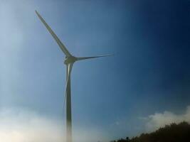 Wind Leistung Pflanze Rotor schließen Sicht. Windkraft Generator. Grün Energie, Öko freundlich Industrie Konzept foto