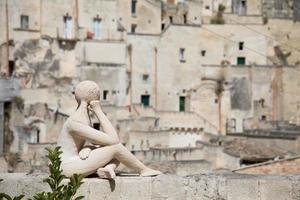 Skulptur in der Welterbestadt Matera Italy foto