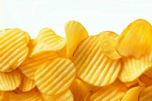 Weiß Hintergrund mit ein Ausschnitt Pfad zum perfekt knackig Kartoffel Chips ai generiert foto