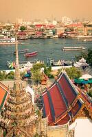 Aussicht beim das Tempel von wat arun und Chao Phraya Fluss, Bangkok foto