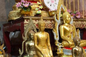 Aussicht von Buddha Statue im Thailand foto