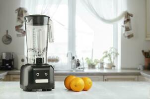 das elektrisch Mixer zum machen Obst Saft oder Smoothie foto