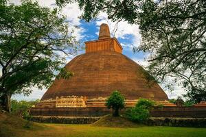 abhayagiri Dagoba im Anuradhapura, ein Haupt Stadt gelegen im Norden zentral einfach von sri Lanka foto