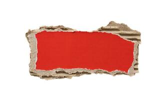 Stück von rot Karton Papier zerreißen isoliert auf Weiß Hintergrund foto