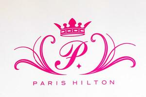 Paris Hilton Logo ankommen beim das Paris Hilton Schönheit Linie starten Party Thompson Hotel Beverly Hügel ca. November 17 2009 foto