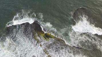 Meer Ozean Wellen Antenne Aussicht foto