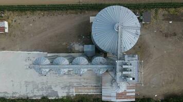 Bauernhof Silo Antenne Drohne foto