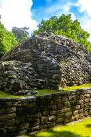coba Maya Ruinen uralt Gebäude Pyramiden im tropisch Urwald Mexiko. foto