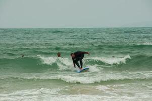 Surfen Schulen im baleal Insel, Portugal foto