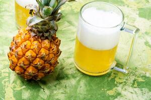 Glas mit Ananas Ale foto