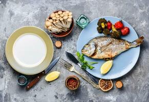 gekocht gebacken gegrillt Fisch foto