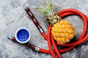 orientalisch Shisha mit Ananas foto