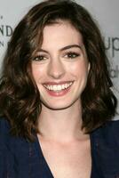 Anne hathaway ankommen beim das ellen Frauen im Hollywood Veranstaltung beim das vier Jahreszeiten Hotel im los Engel ca. im Oktober 6 2008 foto