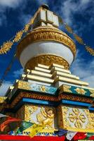 Buddhist Gompa mit Gebet Flaggen foto