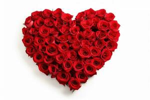 ai generiert Herz gemacht von rot Rosen auf Weiß Hintergrund, Valentinsgrüße Tag Konzept foto